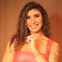 Paula Azambuja Gomes